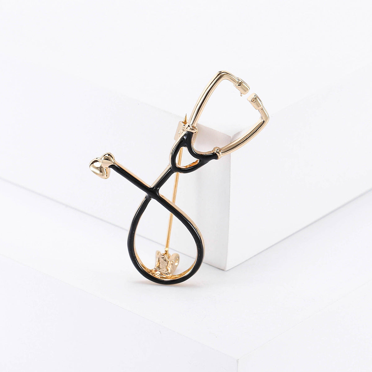 Creative Personality Doctor,Nurse Stethoscope Brooch, Medical Staff Work Badge Pin Cardigan Coat Accessories